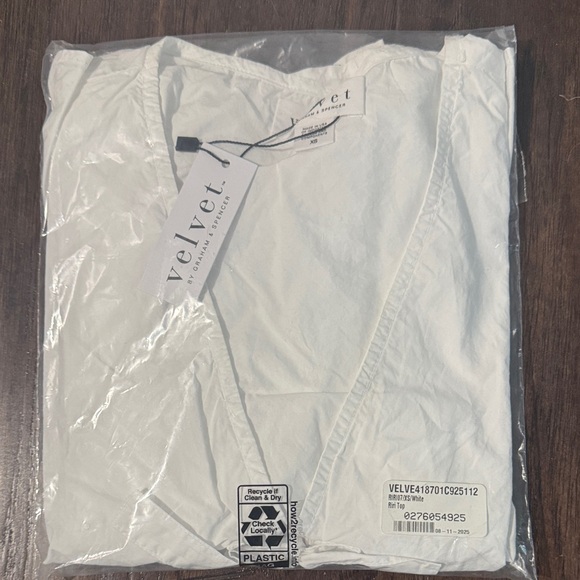 Velvet by Graham & Spencer - Riri Top - Picture 5 of 6